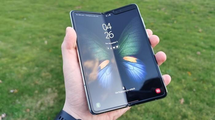 Cek Harga dan Spesifikasi Galaxy Fold, HP Termahal Samsung di Indonesia ... Samsung galaxy yang bisa dilipat