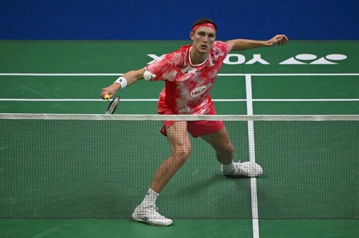Viktor Axelsen dan Bayang-bayang Cedera Punggung: Menguak Masa Depan Raja Bulu Tangkis Dunia