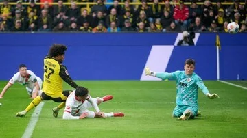 Dortmund Menggila! Hajar Augsburg 2-0, Muluskan Jalan Ke Puncak Bundesliga? 1 Dortmund Menggila! Hajar Augsburg 2-0, Muluskan Jalan Ke Puncak Bundesliga?