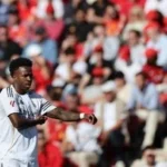 Vini Jr. Buka Suara! Siap Berjanji Setia Seumur Hidup di Real Madrid? 3 Vini Jr. Buka Suara! Siap Berjanji Setia Seumur Hidup di Real Madrid?